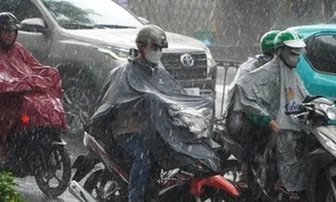 TPHCM bất ngờ có mưa từ sáng sớm, dự báo có mưa đá trong những ngày tới