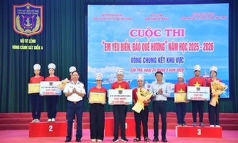 Đội thi của Cà Mau đoạt giải nhất cuộc thi "Em yêu biển, đảo quê hương"