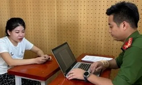 Ra quyết định khởi tố nhân viên Kim Thị Linh SN 2001 cùng nữ quản lý