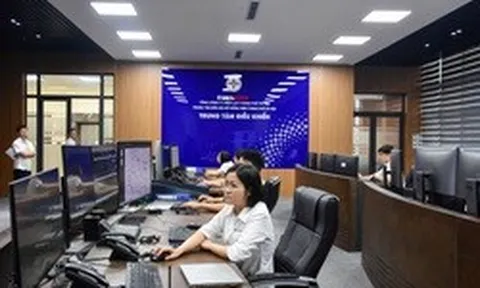 Nắng nóng kéo dài, EVNHANOI trực 24/24, đảm bảo điện cho sinh hoạt và sản xuất