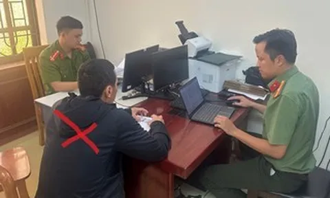Người đàn ông đăng tải hình ảnh cá nhân ghép mặc quân phục CAND