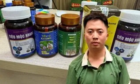 Khám xét các địa điểm trong đường dây “Bác sỹ Vĩnh” chữa u xơ, bắt Trần Văn Hiến SN 1997 và 12 nhân viên