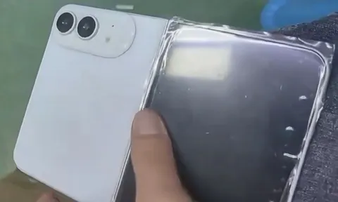 Ảnh mới nhất của iPhone gập