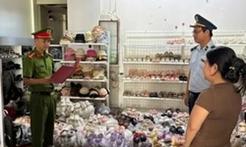 Ra quyết định khởi tố chủ cửa hàng giày dép Trần Thị Huệ SN 1993