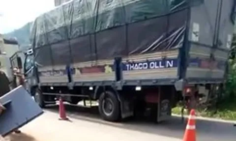 Va chạm với ô tô, 2 cháu nhỏ tử vong ở Phú Thọ: Nạn nhân là chị em ruột, đang về nhà bà ngoại chơi