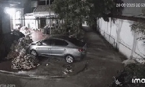 Sét đánh vào ngôi nhà ở Phú Thọ, hàng xóm tiết lộ thiệt hại