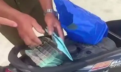 Người đàn ông chảy máu mặt nằm bất tỉnh giữa đường, trong cốp xe có gần 400 triệu đồng