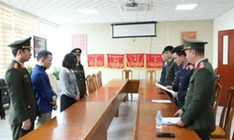 Khám xét nơi ở, nơi làm việc, khởi tố nguyên Trưởng phòng Hành chính Bùi Xuân Tiến SN 1977