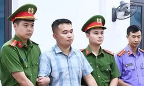 Điều gì khiến thư ký hội đồng thi Nguyễn Hà Duy vào phòng nhắc bài môn Toán?