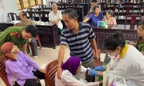 Hai cụ bà gần 100 tuổi gửi mẫu ADN, chờ ngày đón anh trai trở về