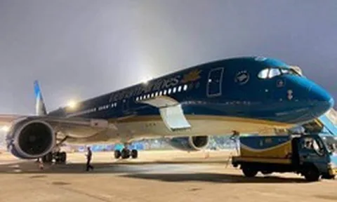 Nhiều ngày trước, sân bay Nội Bài ghi nhận một máy bay lạ của Vietnam Airlines hạ cánh