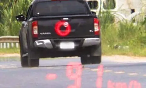 Vượt quá tốc độ hơn 40 km/h, tài xế ở Lào Cai tăng ga bỏ chạy khi thấy CSGT