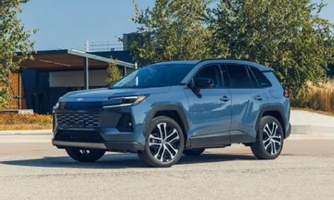 Khi các đối thủ ngày càng 'phình to', Toyota RAV4 2026 lại đi ngược xu hướng