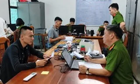 Khởi tố nhân viên quán karaoke Đỗ Phương Thúy SN 2007 và hàng loạt thanh niên