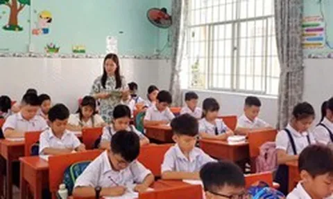 Quy định mới về tiền lương, phụ cấp của nhà giáo hợp
đồng toàn thời gian sau khi nghỉ hưu