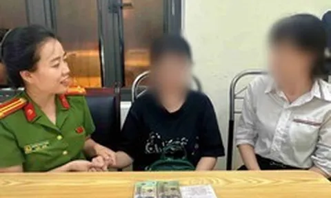 Nữ sinh 2008 đi bán vàng, nhân viên cửa hàng âm thầm báo công an