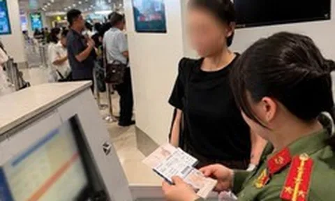 Nhiều ngày trước, một hành khách mang quốc tịch Trung Quốc bị chặn lại ở cửa khẩu sân bay Nội Bài