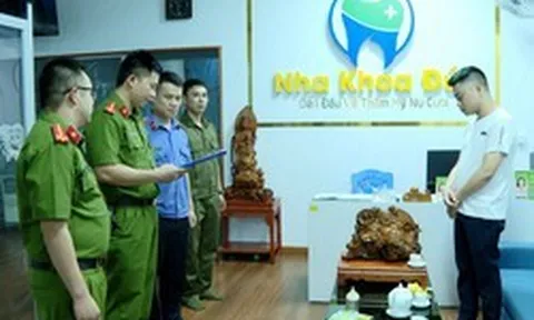 Thi hành lệnh khám xét, khởi tố chủ phòng khám nha khoa Hoàng Trọng Nguyên SN 1988