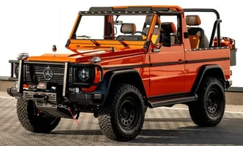 Ngắm chiếc Mercedes G-Wagen gần 40 năm tuổi được độ lại với màu sơn nổi bật