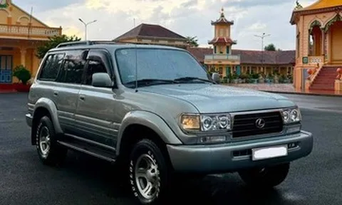 SUV Lexus LX450 đời 1997 gần 30 năm tuổi được "dọn zin" đẹp như xe mới