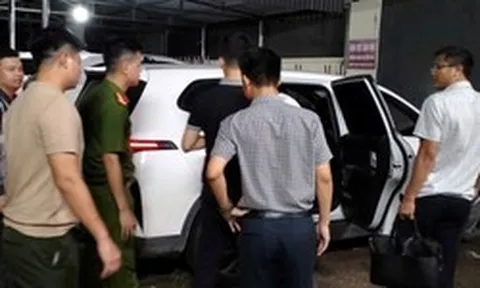 Công an khống chế, bắt Phạm Ngọc Anh SN 1987 ngay tại sân bay