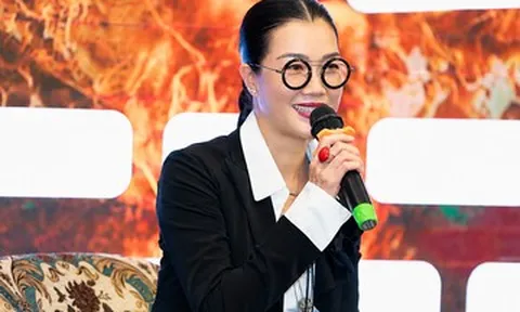 Hoa khôi Kim Oanh - em gái ca sĩ Thu Phương - tái xuất sau nhiều năm vắng bóng