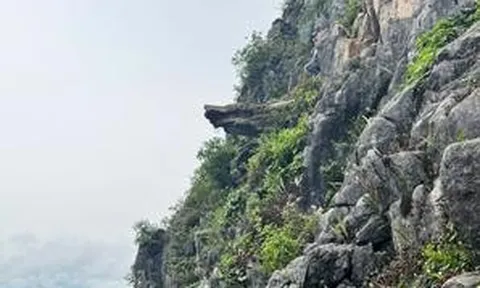 Từ 1-7, tạm dừng đón khách tham quan "Mỏm đá sống ảo" ở Mã Pì Lèng
