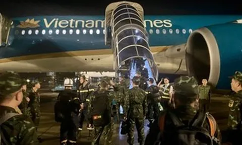 Chuyến bay đặc biệt đưa lực lượng hỗ trợ và hàng hóa tới Venezuela