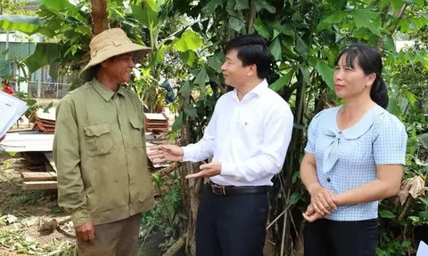 Khi chính quyền đi tìm người dân để làm "sổ đỏ"