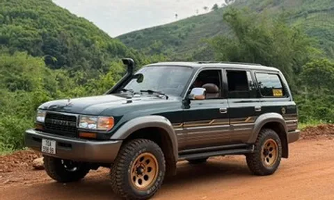Dân chơi 9X 'hồi sinh' Land Cruiser LC80 1995, săn 200 phụ tùng khắp thế giới