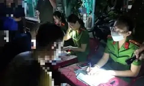Hơn 120 cảnh sát bất ngờ xuất hiện tại chợ đầu mối lúc rạng sáng
