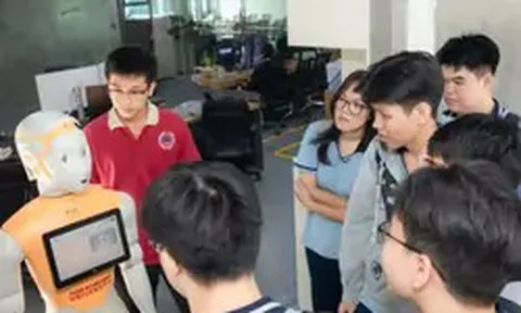 Hàng loạt trường đại học công bố điểm chuẩn, nhiều ngành trên 90 điểm