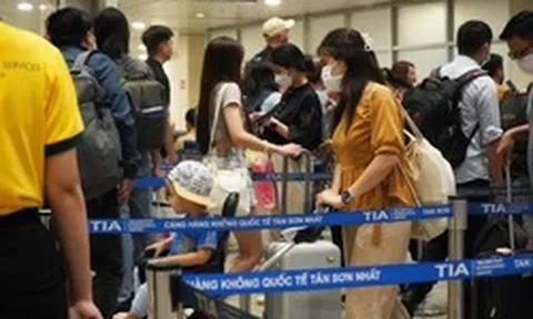Sân bay Tân Sơn Nhất 2 lần tạm dừng cất, hạ cánh vì drone xâm nhập