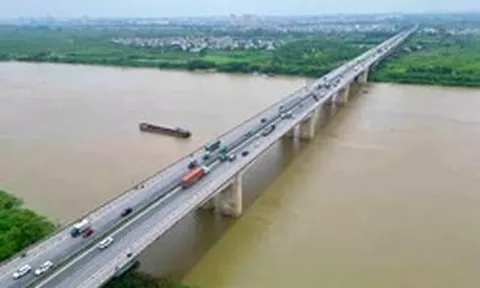 Gã đàn ông phi tang xác người tình xuống cầu Thanh Trì sau bữa tiệc ma túy