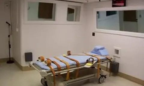 Hà Nội: Tuyên tử hình bị cáo giết anh họ, chém cháu trọng thương