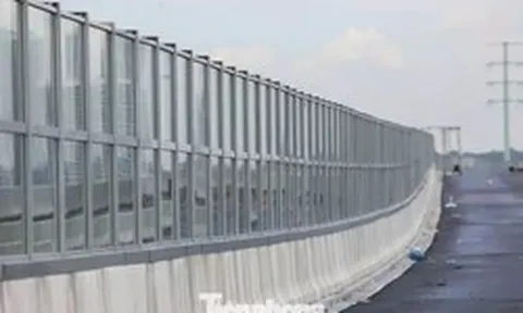 Cận cảnh 9 km tường chống ồn trên Vành đai 3 qua TPHCM