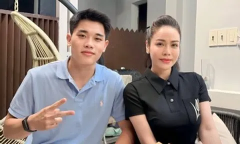 Mai Phương Thúy đăng ảnh gợi cảm, Nhật Kim Anh thân thiết cầu thủ Đình Bắc