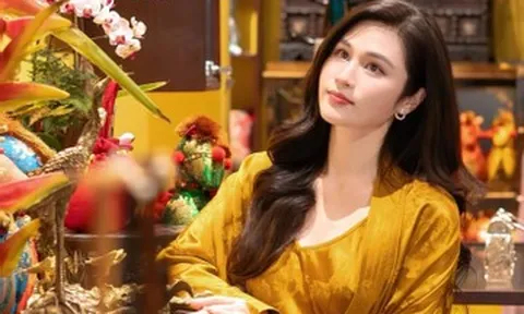 Đời thường đẹp mê li của BTV Thời sự 19h VTV, NSƯT Lan Anh vai trần gợi cảm