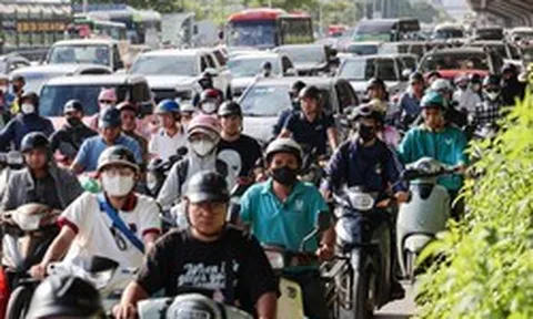 Rời Hà Nội trước giờ tan tầm, người dân vẫn 'dính' tắc đường trước kỳ nghỉ 2/9