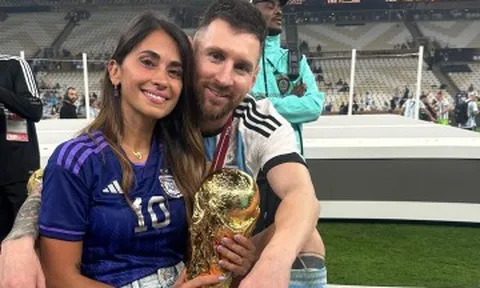 Messi giã từ đội tuyển Argentina, vợ người mẫu kể những ngày chồng 'đau đớn, gục ngã'