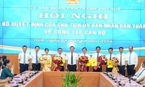 Điều động, bổ nhiệm 2 tân Giám đốc Sở và 5 Phó Giám đốc Sở, Phó Chánh Văn phòng UBND TP