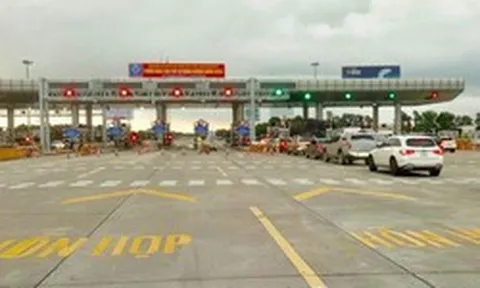 Bộ Công an nêu rõ các trường hợp lùi xe trên cao tốc sẽ không bị phạt nguội