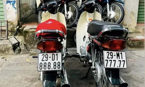 Bộ đôi Honda Dream Thái biển ngũ quý 8, ngũ quý 7 giá hơn 700 triệu tại Hà Nội