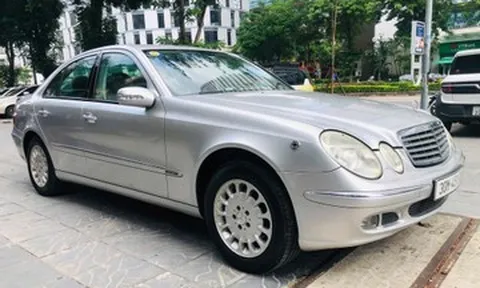Mercedes Benz E240 từng có giá 1,8 tỷ đồng, sau 22 năm chỉ còn 200 triệu
