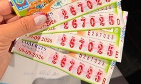 2 nữ công nhân mỗi người nhận 4 tỷ đồng tiền mặt