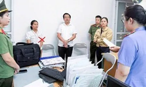 Khám xét khẩn cấp, khởi tố kế toán Nguyễn Thị Hương SN 1988