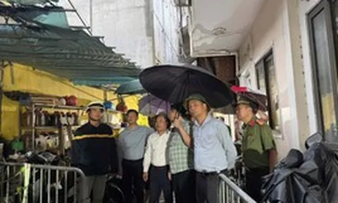 Chủ tịch Hà Nội kiểm tra hiện trường vụ cháy nhà khiến 5 người tử vong