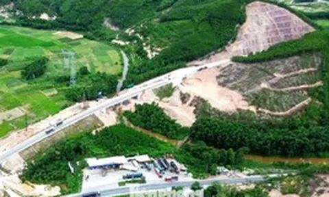 Trạm dừng nghỉ cao tốc hơn 80 tỷ lụt tiến độ gần 10 năm