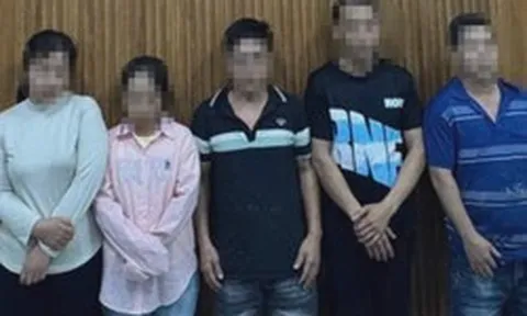 Bắt 5 người tại một công ty, thu giữ 5,7 triệu đồng