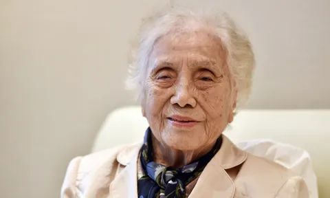 Nhà báo Vương Xuân Nguyên: AHLĐ Nguyễn Thị Bình là “bông hồng bất tử” của ngành Ngoại giao Việt Nam